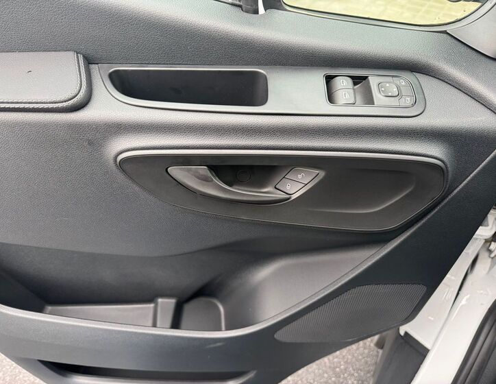 Mercedes-Benz Sprinter 10