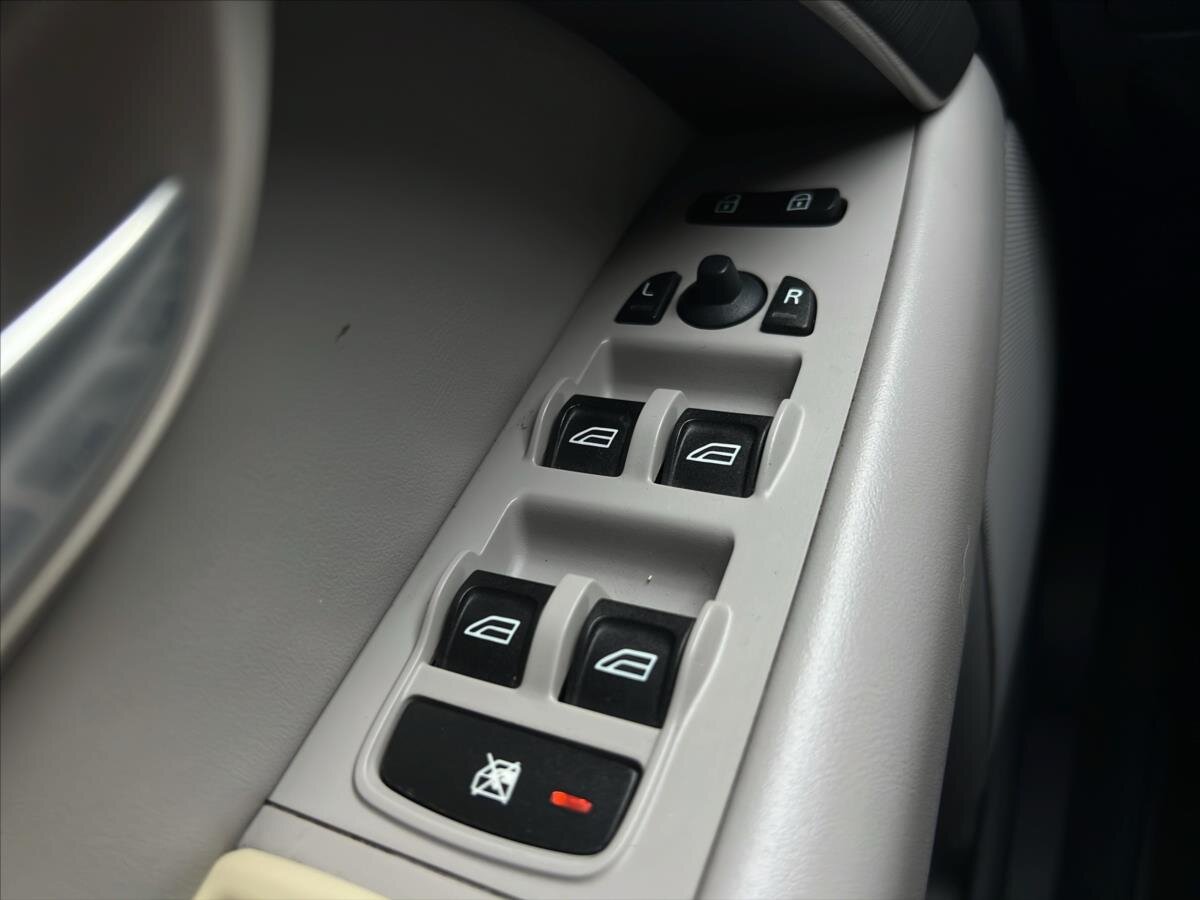 Volvo V70 Kombi 2,5 l 147 kw