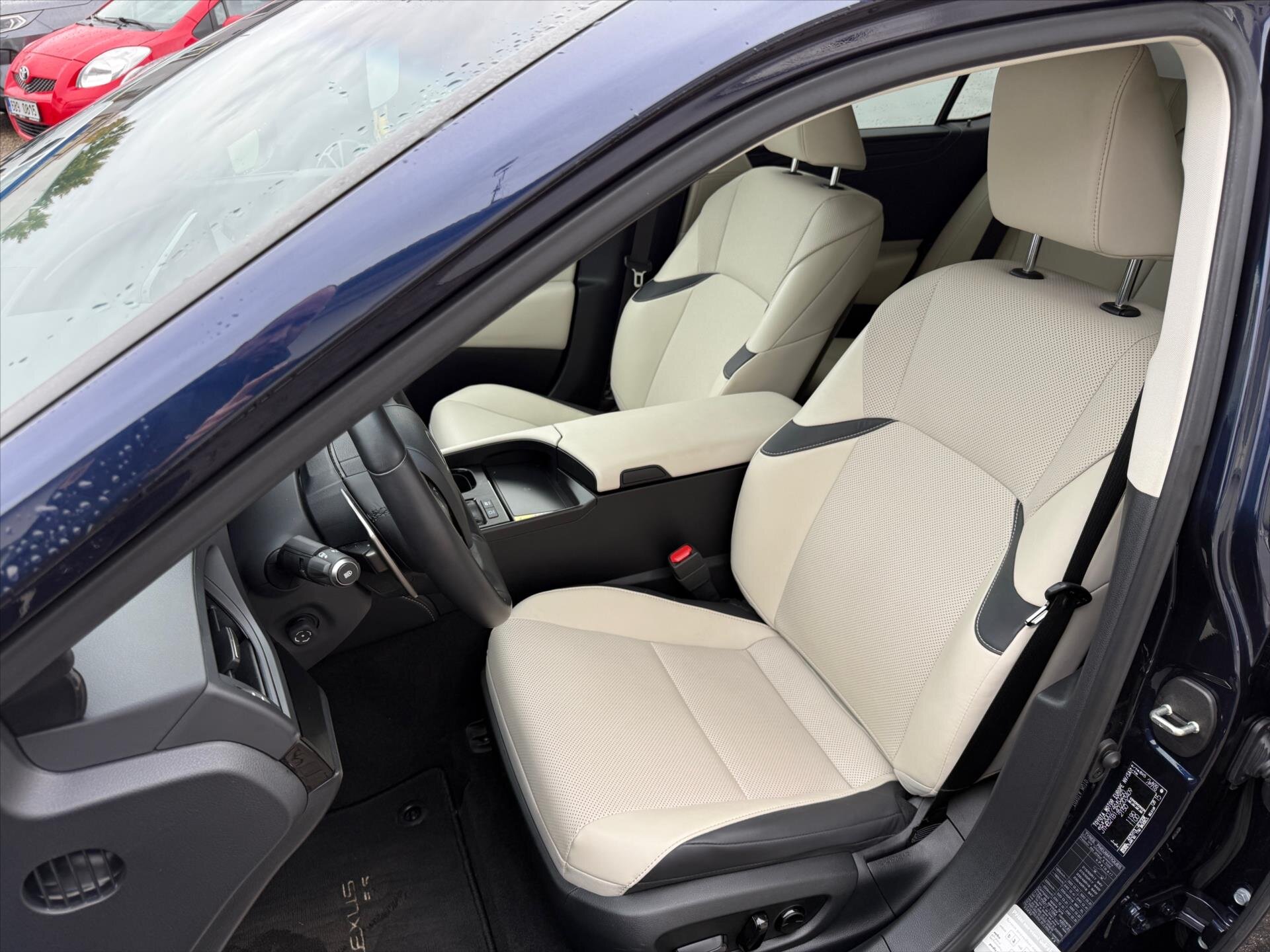 Lexus ES 300h Sedan 2,5 l 131 kw