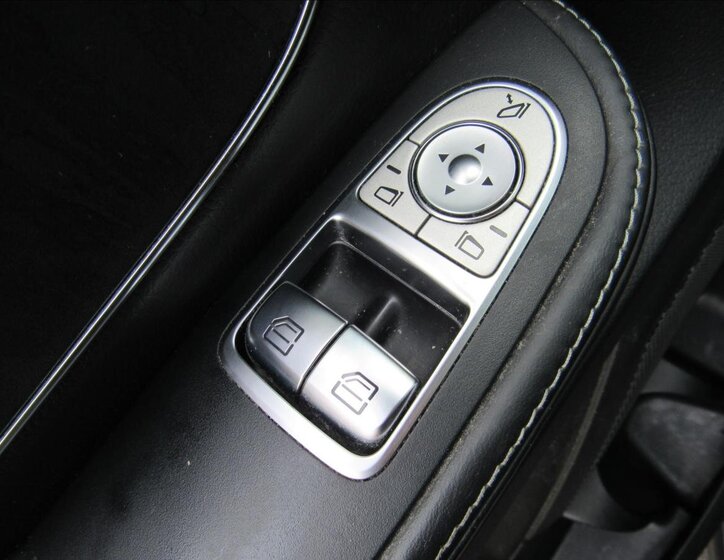 Mercedes-Benz Třídy V 26