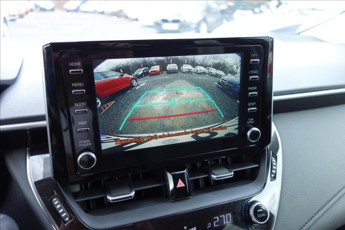 Toyota Corolla Sedan / Limuzína 1,6 l 97 kw