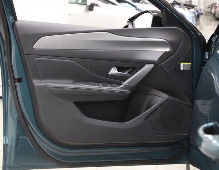 Peugeot 308 Kombi 1,2 l 96 kw