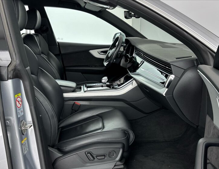 Audi SQ8 SUV / Terénní 4,0 l 373 kw