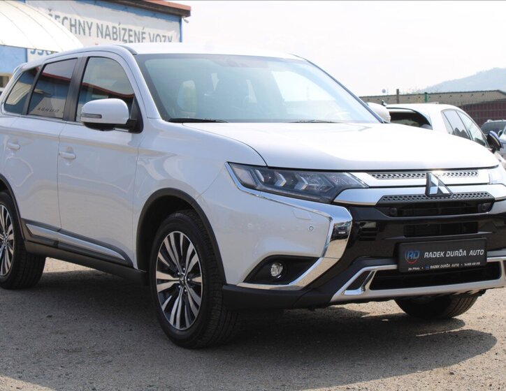 Mitsubishi Outlander SUV / Terénní 2,0 l 110 kw