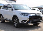 Mitsubishi Outlander SUV / Terénní 2,0 l 110 kw