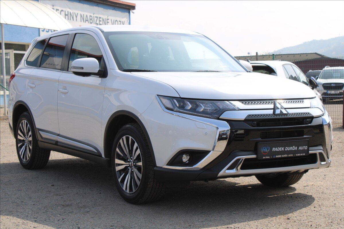 Mitsubishi Outlander SUV / Terénní 2,0 l 110 kw