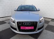 Audi Q7 4