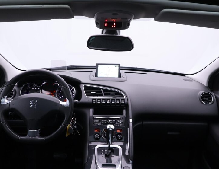 Peugeot 3008 MPV 2,0 l 120 kw