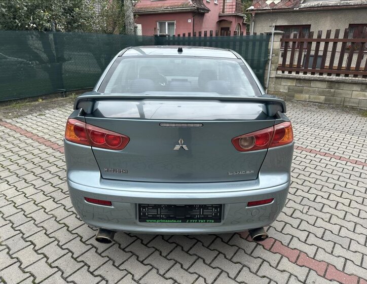 Mitsubishi Lancer 4