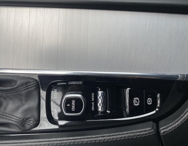 Volvo XC90 SUV / Terénní 2,0 l 173 kw