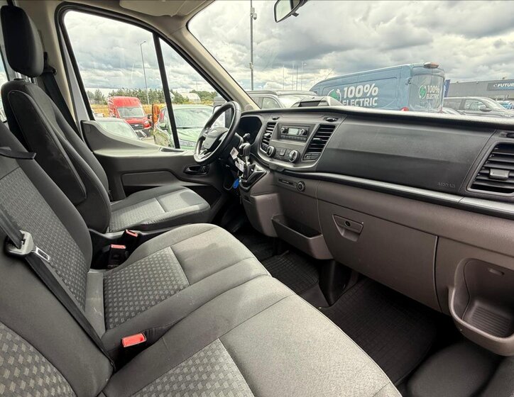 Ford Transit 13