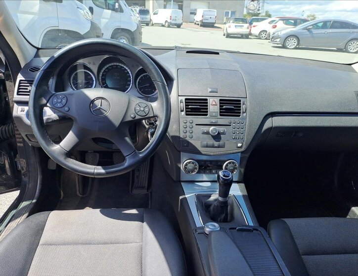 Mercedes-Benz Třídy C Sedan 1,6 l 115 kw