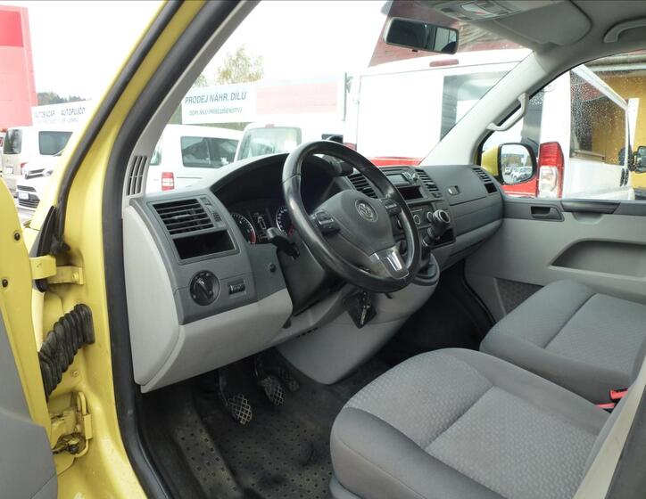 Volkswagen Caravelle 16