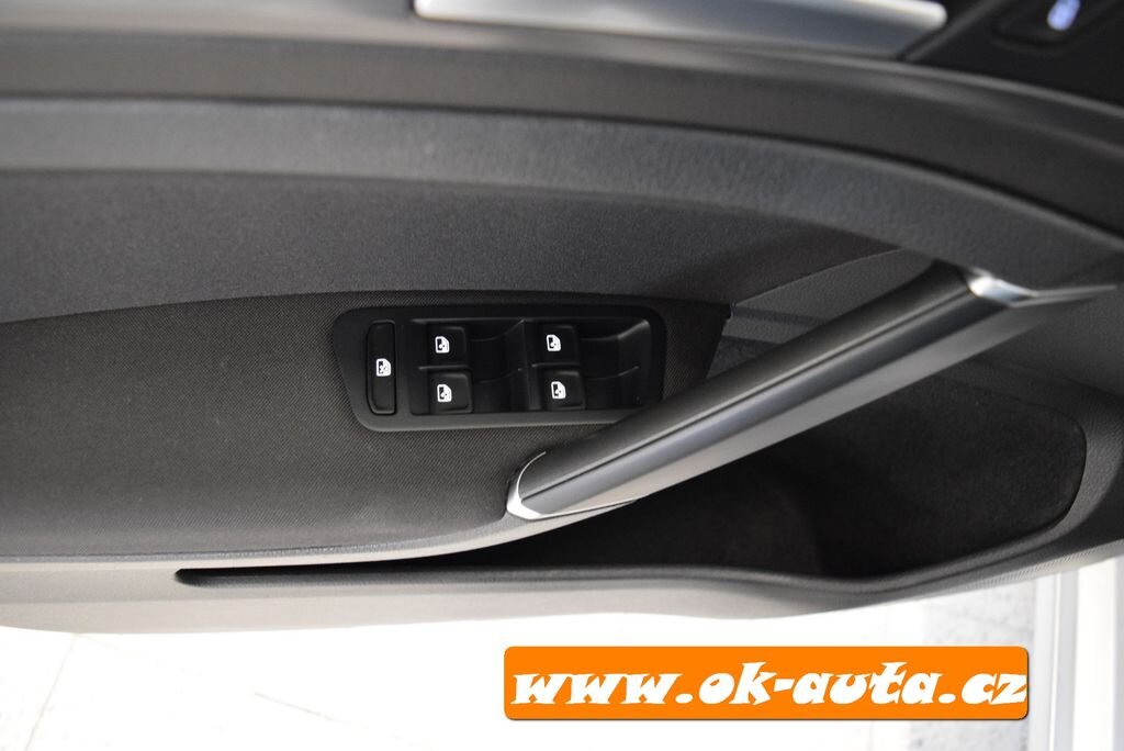 Volkswagen Golf Kombi 1,6 l 85 kw