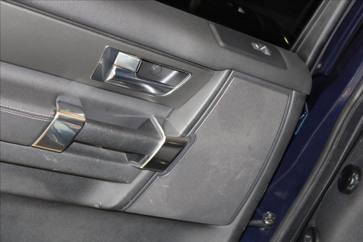 Land Rover Discovery SUV / Terénní 3,0 l 155 kw