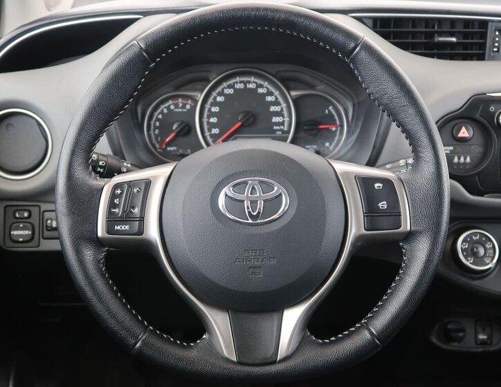 Toyota Yaris 14