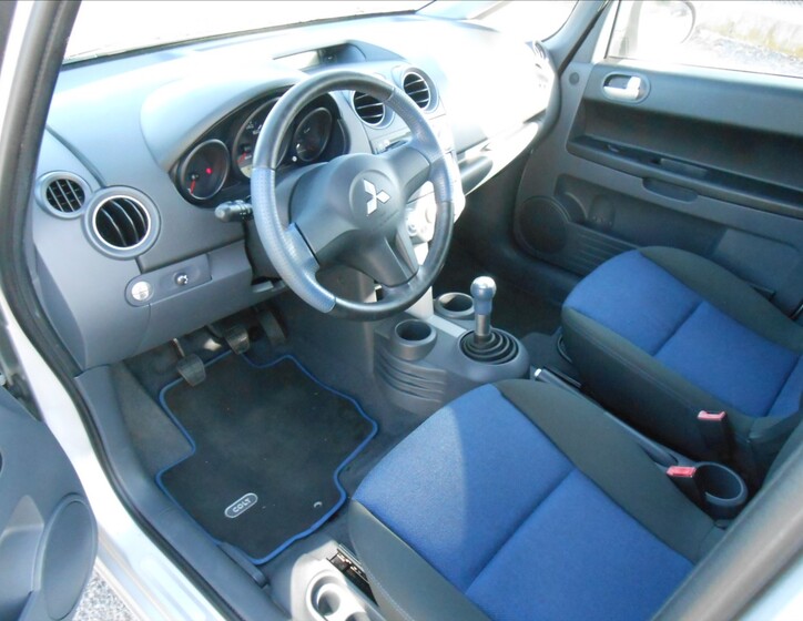 Mitsubishi Colt 9