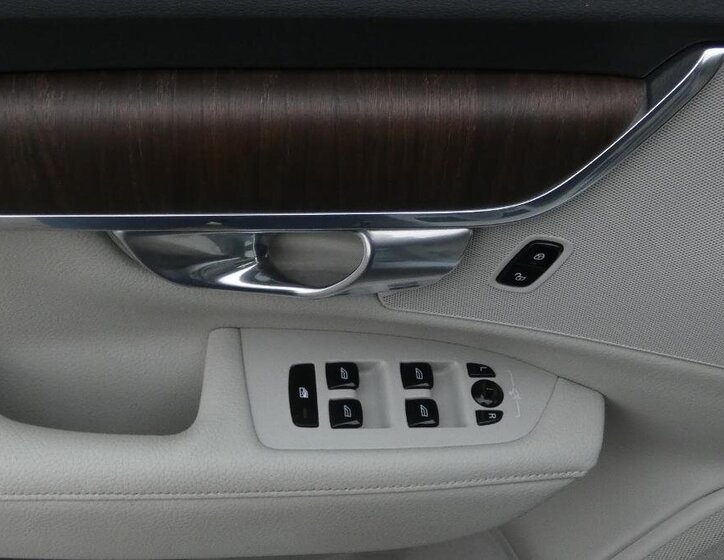 Volvo V90 9