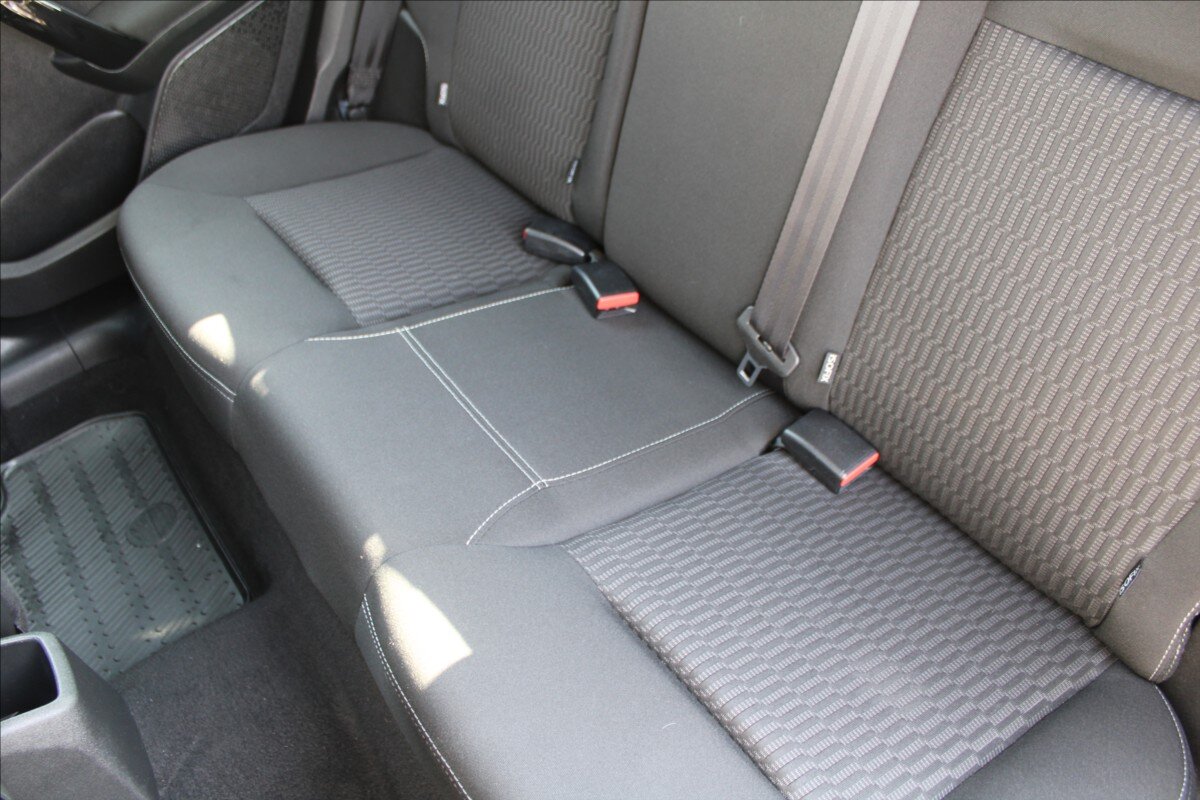 Peugeot 208 Hatchback 1,2 l 60 kw