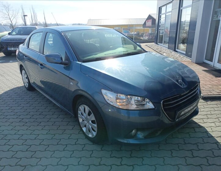 Peugeot 301 Sedan 1,6 l 68 kw