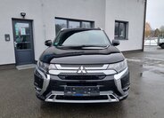 Mitsubishi Outlander SUV 2,4 l 165 kw