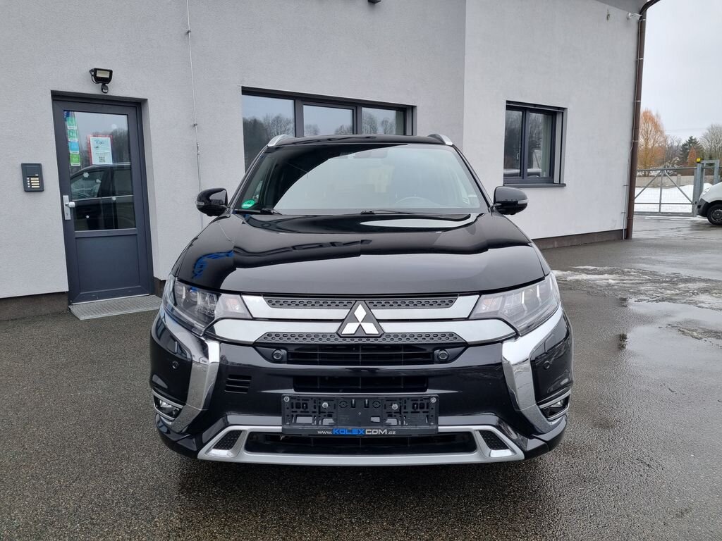 Mitsubishi Outlander SUV 2,4 l 165 kw