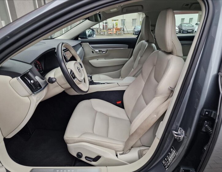 Volvo V90 Kombi 2,0 l 140 kw