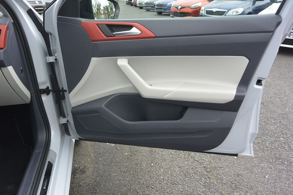 Volkswagen Polo Hatchback 999,0 70 kw