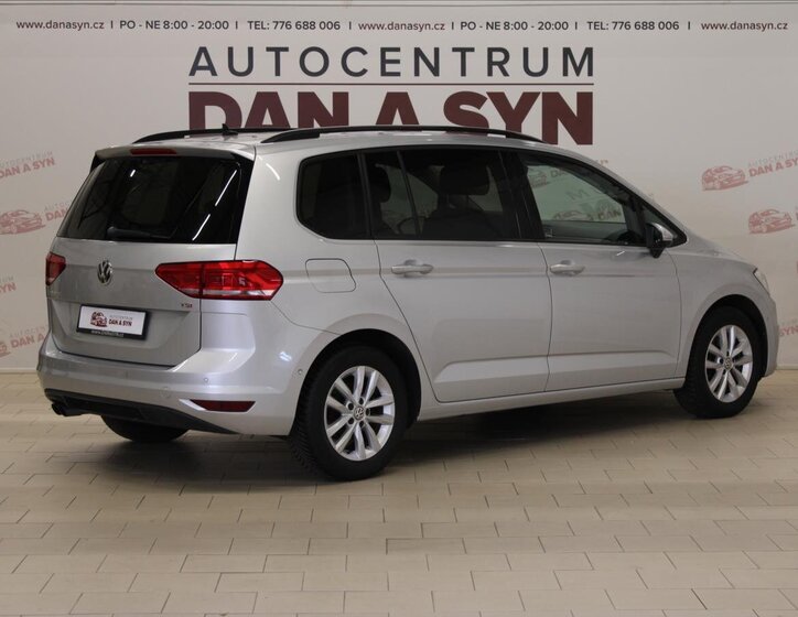 Volkswagen Touran 4