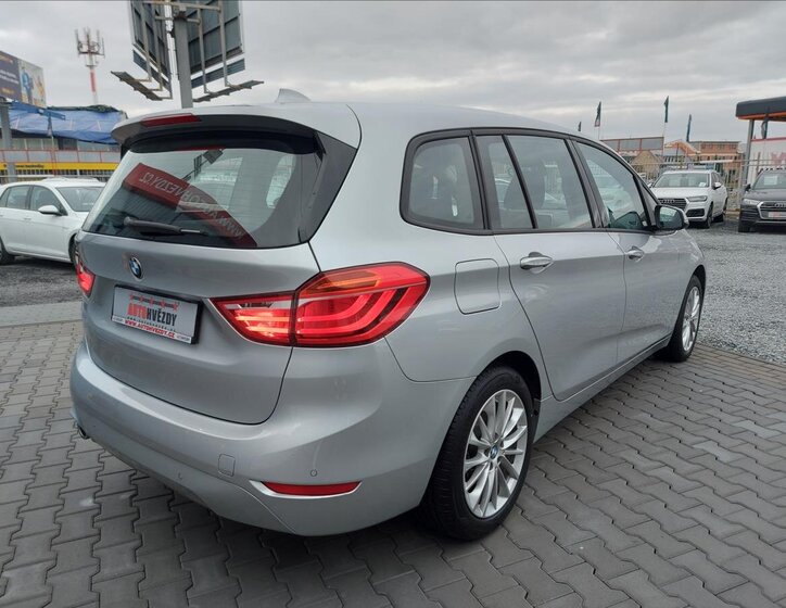 BMW Řada 2 7