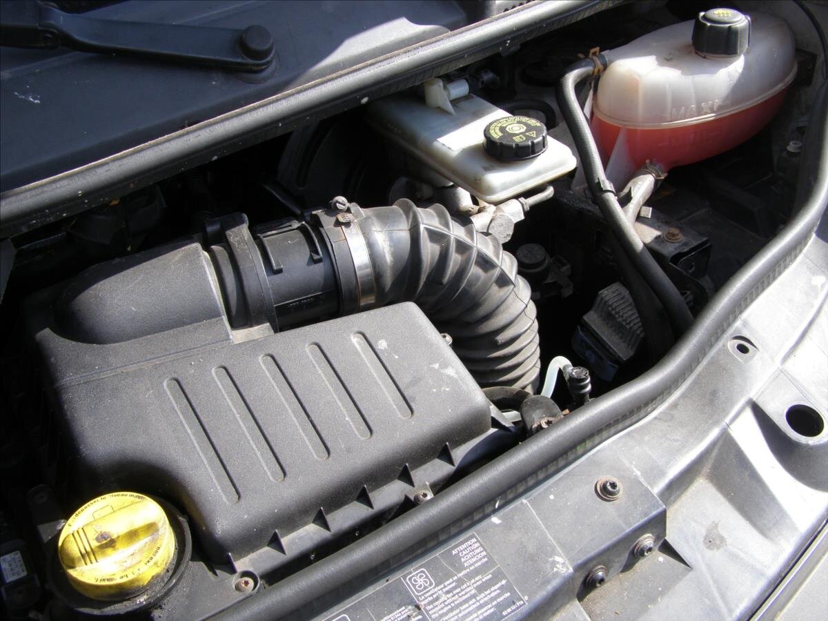 Renault Trafic Skříň 2,0 l 84 kw