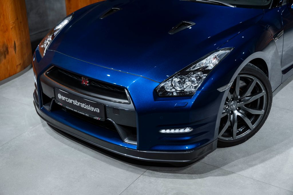Nissan GT-R