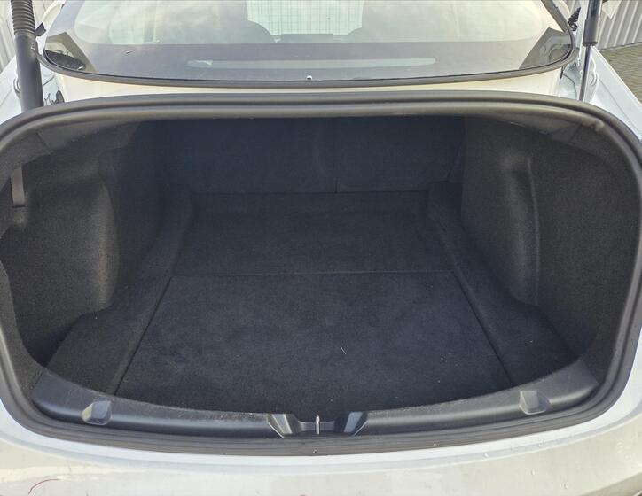 Tesla Model 3 7