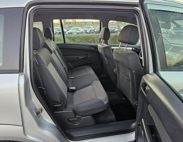 Opel Zafira 30
