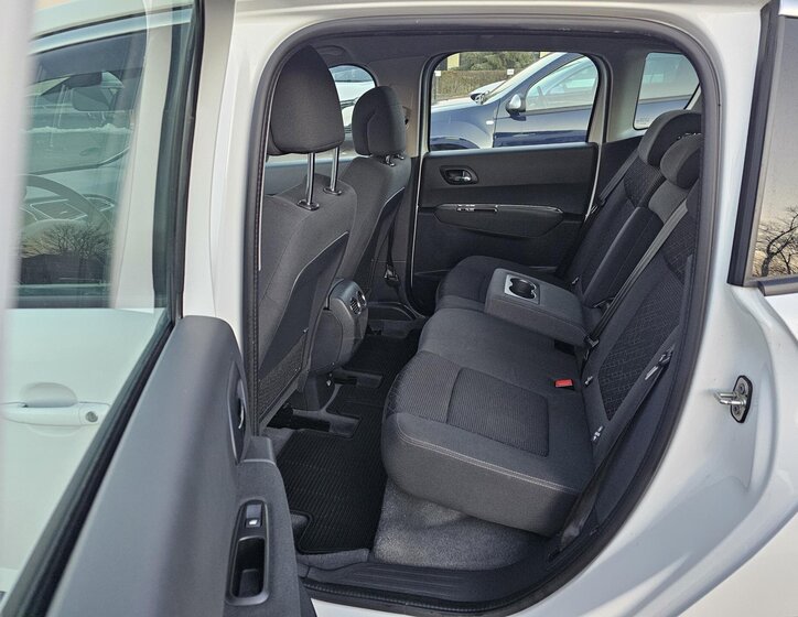 Peugeot 3008 SUV 1,2 l 96 kw