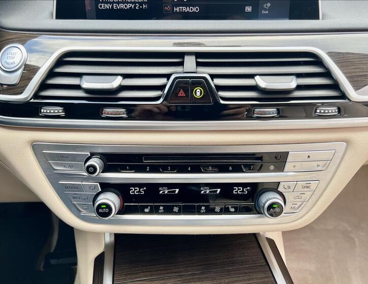 BMW Řada 7 40