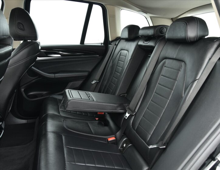 BMW X3 SUV / Terénní 2,0 l 140 kw