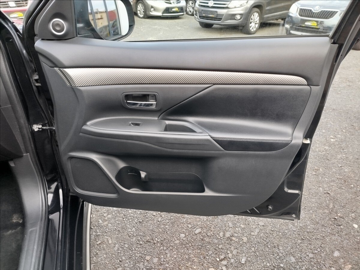 Mitsubishi Outlander SUV 2,3 l 110 kw