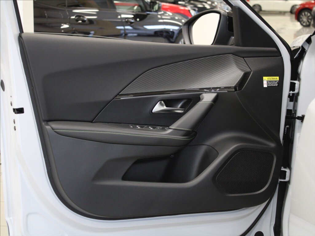 Peugeot 2008 SUV / Terénní 1,2 l 107 kw