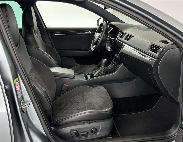 Škoda Superb Liftback 2,0 l 140 kw