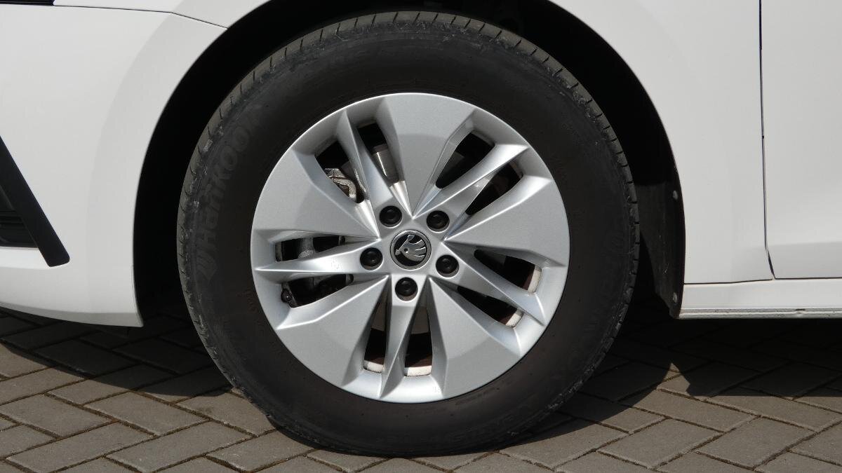 Škoda Octavia Sedan / Limuzína 1,5 l 110 kw