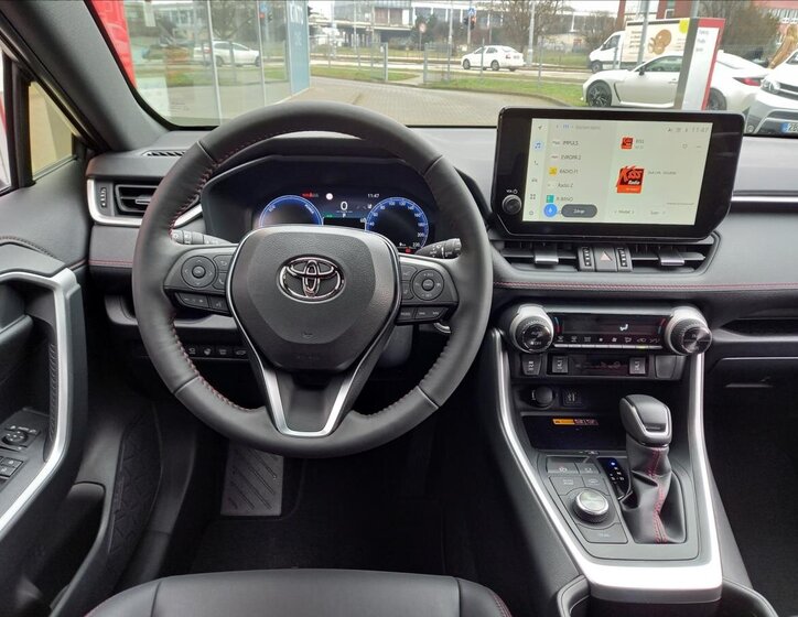 Toyota RAV4 SUV 2,5 l 225 kw