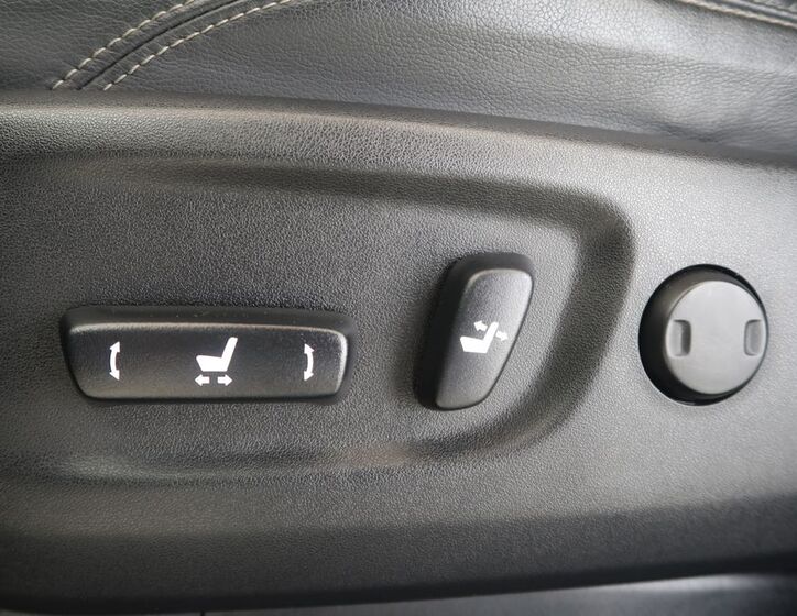 Toyota Land Cruiser 37