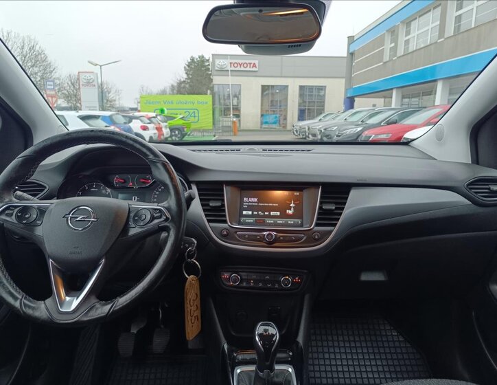 Opel Crossland X SUV 1,2 l 61 kw