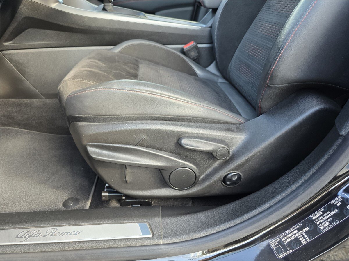 Alfa Romeo Tonale SUV / Terénní 1,5 l 117 kw