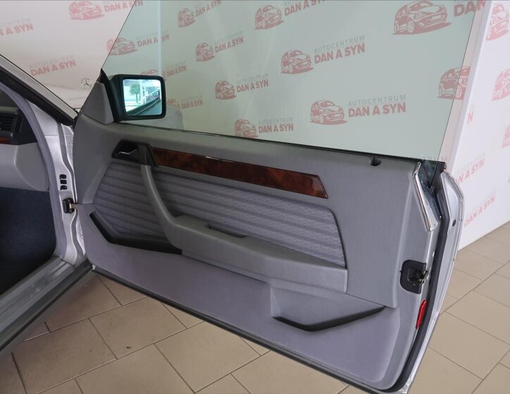 Mercedes-Benz 124 Kupé 3,0 l 162 kw