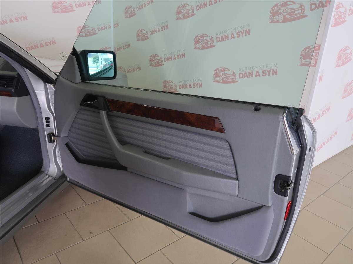 Mercedes-Benz 124 Kupé 3,0 l 162 kw