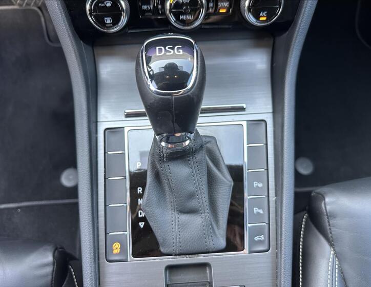 Škoda Superb 14