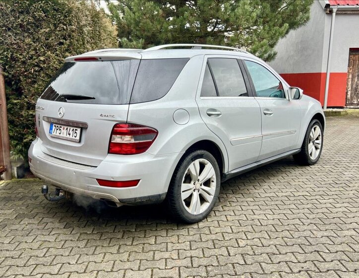 Mercedes-Benz Třídy M SUV 3,0 l 165 kw