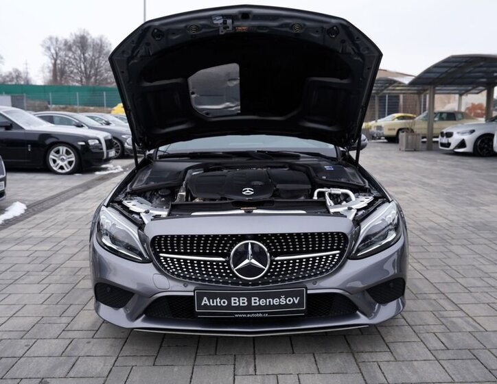 Mercedes-Benz Třídy C Sedan 2,0 l 143 kw